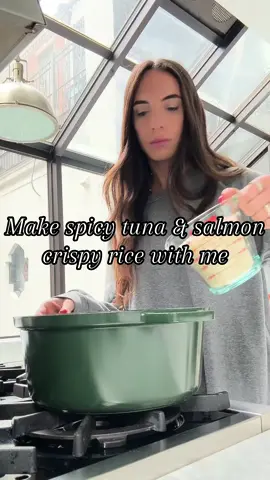 When my friends request crispy rice….ask and you shall receive! #crispyrice #MomsofTikTok #cooking #nyc 