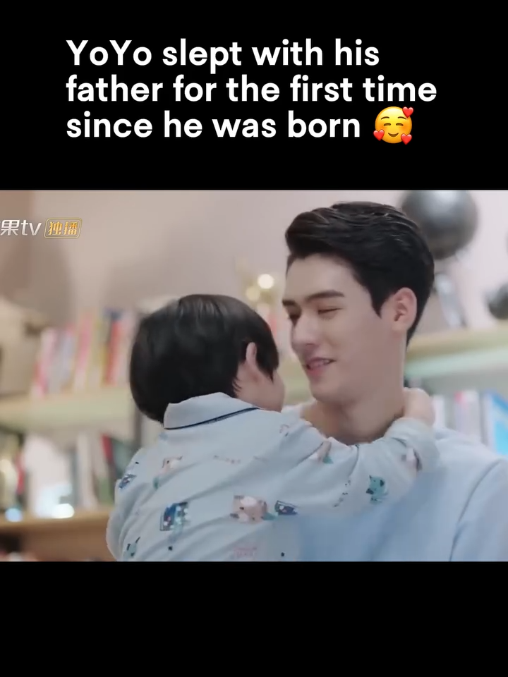 YoYo slept with his father for the first time since he was born 🥰 #BeginAgain #GongJun #ZhouYutong #MangotvSweetdrama #MangotvDrama #drama #cdrama  Mobile users download MangoTV App 👉 https://bit.ly/MGTVIntl