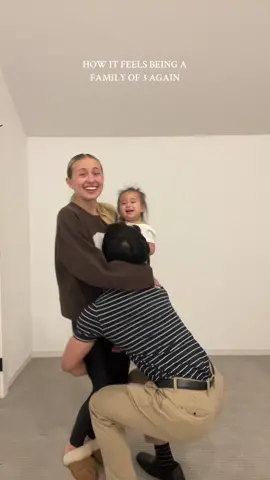 WE’VE NEVER BEEN HAPPIER✨☺️💞 #MomsofTikTok #youngmom #youngparents #viral #trending #exboyfriend #backtogether #coparenting #Relationship #momsunder25 