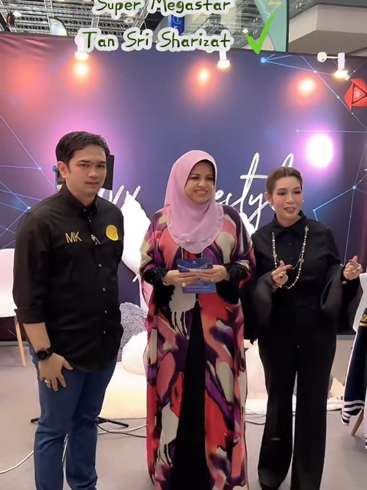 Tan Sri Shahrizat Abdul Jalil bersama MK Boss di booth GVV Starvendors KLCC 2024 #gvvacademy #gvvsmartprotect #gvvmastercarddebit #gvvmalaysia @mkboss5020