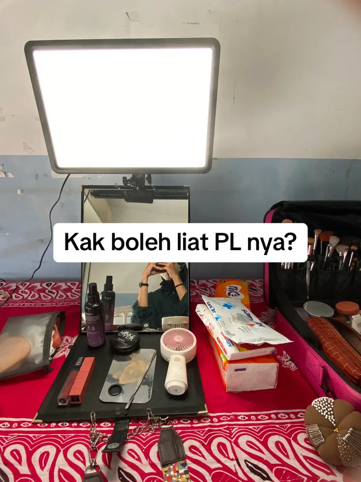 Siapa cepat dp dia yang dapat #mua #muasidoarjo #muasurabaya #muatiktok #MUA #fyp #fypシ #fypシ゚viral #muapemula #makeupengagement #makeupwisuda #makeupwedding 