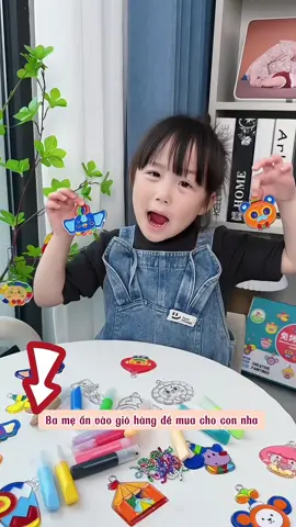 Alo alo.. nhà Gấu đã cập bến set đồ handmade làm móc khoá cho bé rồi đây. Tín đồ thích tô vẽ đâu giơ tay nào #dochoichobe #dochoi #dochoinhagau 