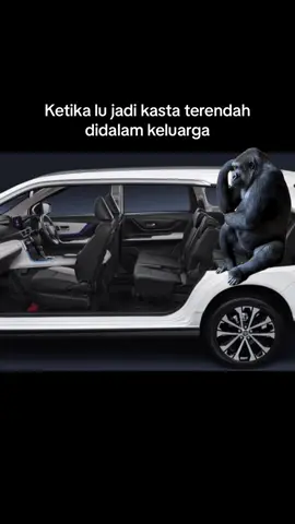 Ketika lu jadi kasta terendah dalam keluarga pas lagi naik mobil