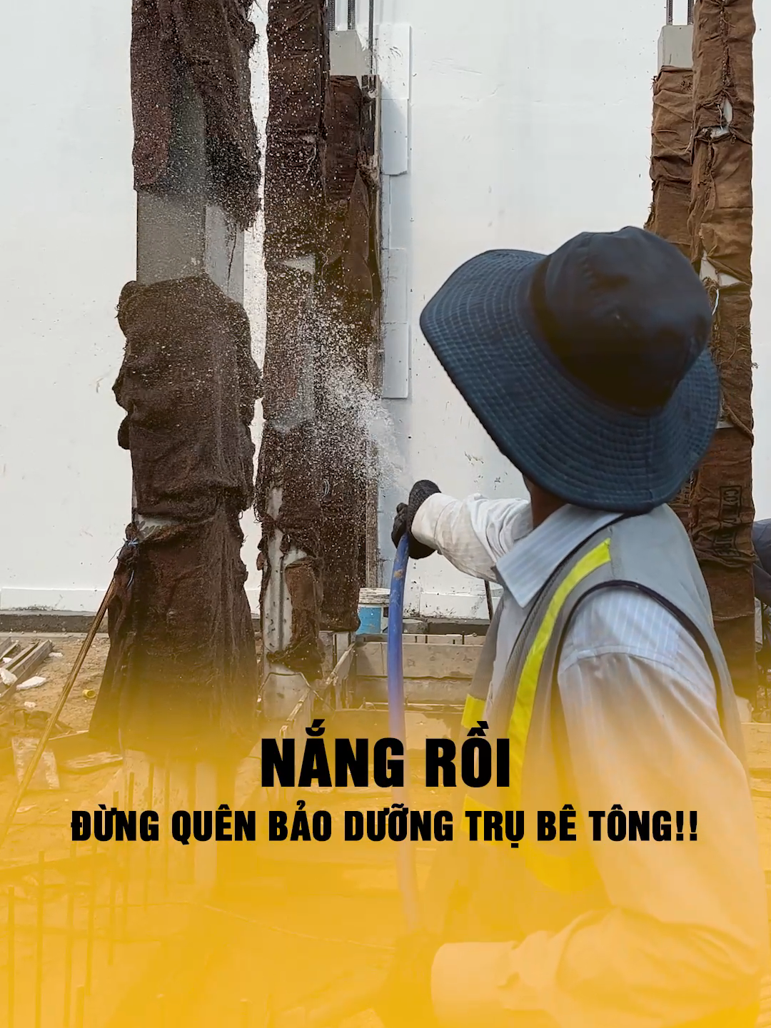 Mùa nắng đến rồi, các hạng mục kết cấu chính bê tông cần được bảo dưỡng cẩn thận như SBS đang thực hiện đây để đảm bảo chất lượng tốt nhất #giaiphapthietke #giaiphapthicong #sbshouse #nhadep #thietkenhadep #xaynhadep #xaynhatrongoi #nhapho