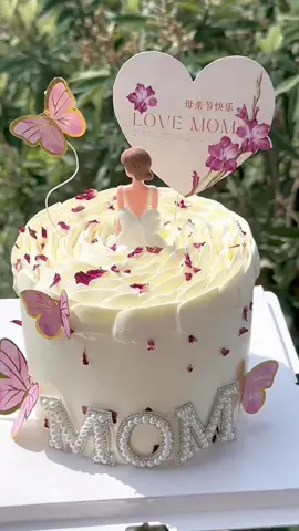 Cake for mom #cakedecorating #cakemaking #fyp #cakeformom