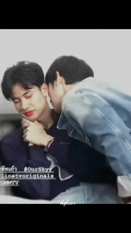 Newwiee bây giờ có dám hôn cổ Tay Tawan như lúc trước khummm #เตนิว #taynew #taytawan #newwiee #fypシ #taynewpolca 