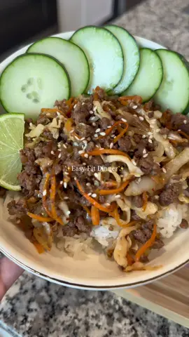 This super simple dinner idea took me less than 20 min to make🎉 Perfect for those busy nights when you want to make something quick yet delicious & call it a day🙌🏼 Ingredients: 1lb lean ground beef 2 minced garlic cloves Garlic powder Red chili flakes 1 cup of shredded Cole slaw mix 1/4 cup teriyaki sauce To plate I added 1/2 cup of white rice plus 1/2 cucumber sliced and a lime wedge (optional) Notes: In a medium pan on medium heat add ground beef, minced garlic, garlic powder & chili flakes. Allow beef to turn brown. Push beef to the side and add 1 cup of the shredded Cole slaw mix. Then add teriyaki sauce over everything. Combine well & let it sit on low heat for an extra 2-3min. Make white rice on the side or if you have any leftover rice even better! This dinner is quick simple & delicious. You can serve it with a side salad or any veggie of your choice😋 #healthyrecipes #fitnessfood #EasyRecipes #fyp #healthyfood #easydinner #healthycooking 