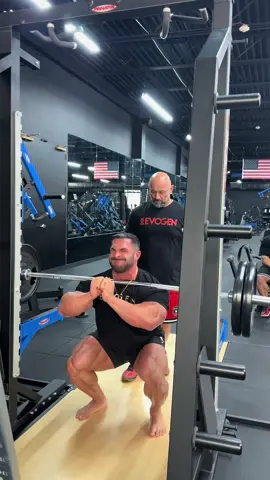 Do you like Front Squats? #MrOlympia @Derek Lunsford does 👀🧬 #fyp #viral #gym #GymTok #gymmotivation #workout #gymtips #evogenelite #evogennutrition #legs #squats #legday #dereklunsford #hanyrambod 