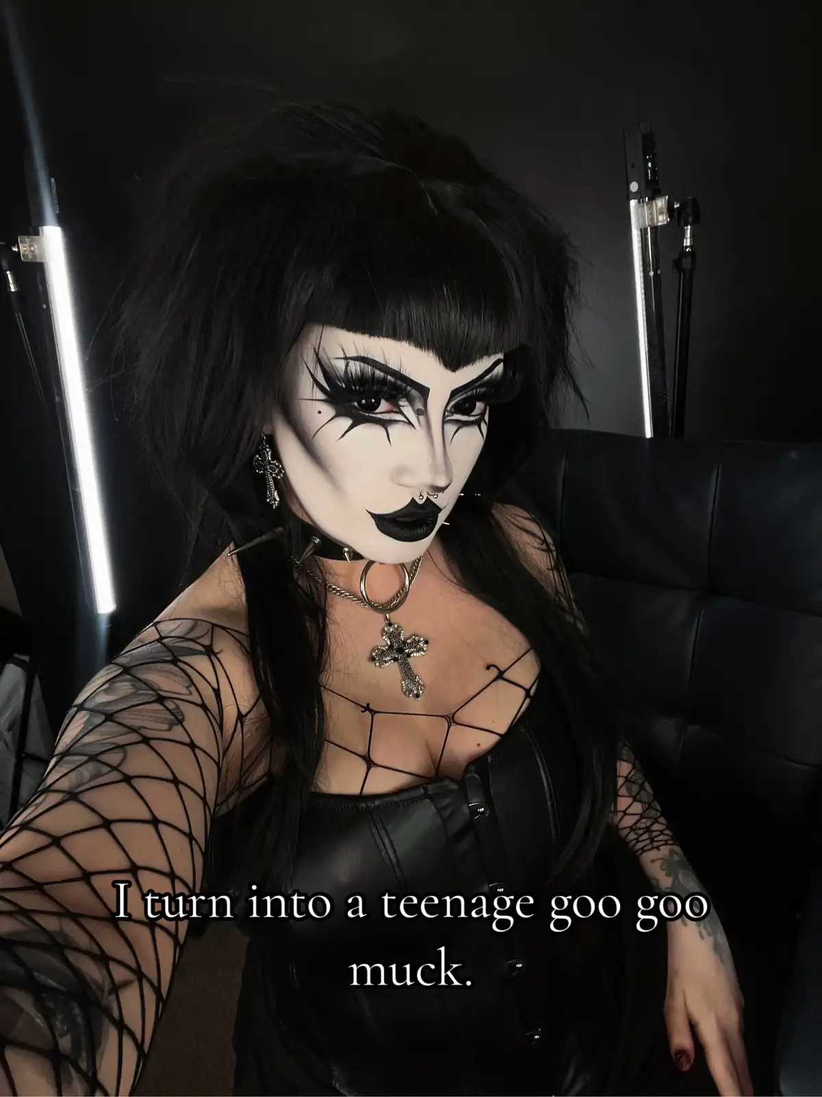 Teenage goo goo muck 🖤 #goth #gothmakeup #tradgoth #alt 