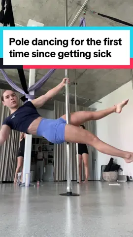 I was SO nervous to go to my first pole class in what feels like forever. Before I got sick I loved pole fitness and the urge to get back into it has been hitting me hard so I scheduled a class and almost didn’t go😅 I was scared people would be staring at my scars or ask what happened and that I would feel gross. But I felt so free. Even sexy which I rarely feel. All the girls were so nice. I had a blast & I will definitely be getting back into a pole fitness routine. I kept telling myself “do it because it scares you”. I’m really glad I did.  - #bodypositivity #bodypositive #poledance #skinconfidence #scars #skindisease 