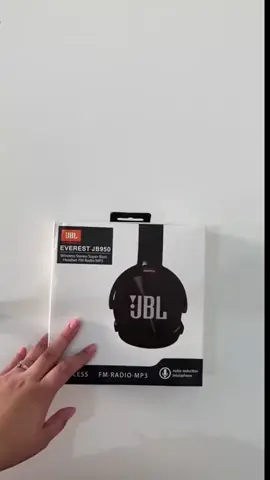 🎧Fone De Ouvido Jb 950 Sem Fio Com Bluetooth  O formato perfeito para seu dia a dia Com design sofisticado oferece um conforto imbatível. Ao mesmo tempo, seu som cerca do mais alto nível torna-se o protagonista da cena  ✅Possui som estéreo acústico  ✅LEDs índice de quando está ligado ou carregamento.  ✅Ajuste de tamanho (regulamento)  ✅Modo de  carregamento: USB ‼️Carregamento de 2h ‼️Tempo de uso: 4 a 6h  Contém microfone interno  Entregas em Maringá e região 🛵  Enviamos para todo Brasil 📦📨 . . . . .  #Tecnologia #Eletrônicos #Inovação #Smartphones #AcessóriosEletrônicos #Presentes #IdeiasdePresente #CelebreComPresentes #maelastore #maelastore_oficial #maringa #fonedeouvido #caixadesom #lojaonline #cuidadospessoais #decoracao #relogios #videogames #informatica #celular 