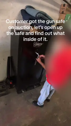 Customer got the gun safe on auction, let’s open up the safe and find out what’s inside of it. #auction #gunsafe #gun #drillmusic 