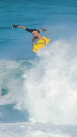 #bodyboard #bodybording #perfectwave #bluelife #adrenalina #womanpower #ondas #foryourpage #foryoupageofficiall #fyp #goodvibes #gooddays #fanpages #openyoureyes #bigwaves #longboard #freestyler #surf #surfer #surflife #surfing #salivaband 