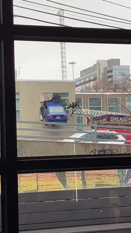 😱😱😱 #fypシ #chicago #carwreck #foryoupage 