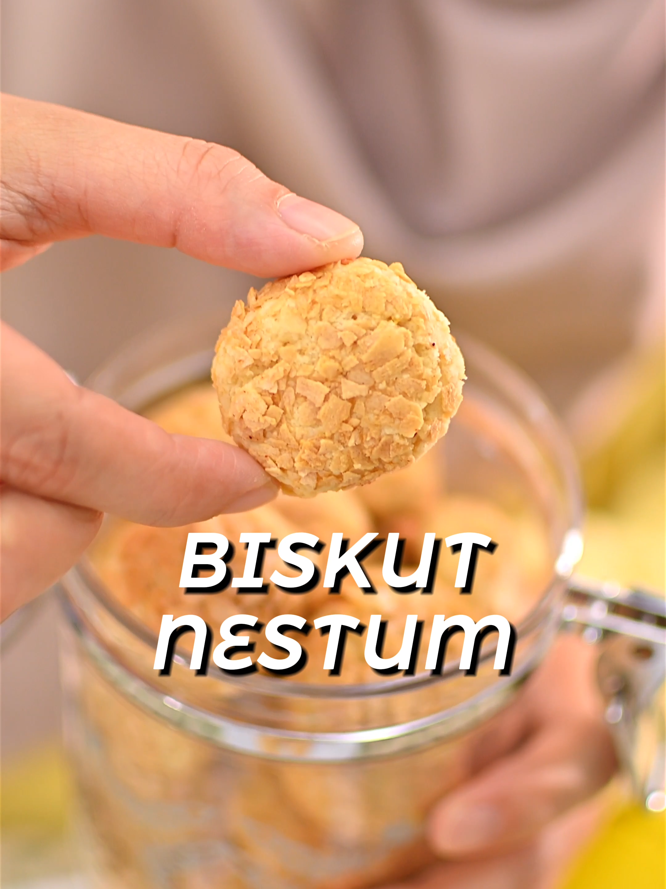 Biskut nestum rangup hidangan wajib di hari raya. Nak buat biskut ni senang sangat dan hasilnya pun sangat sedap. Penggunaan planta dalam biskut ni menjadikan biskut ni wangi, sedap dan berkhasiat kerana planta mempunyai 9 jenis vitamin yang penting untuk kesihatan. Nak hasil biskut yang terbaik, jom gunakan planta. Selamat mencuba.                                   Bahan-bahan: * 250 gm planta * 3/4 cawan gula aising 150g * 1 biji kuning telur * 1 sudu kecil esen vanila * 2 cawan tepung gandum 250g * 1 cawan tepung jagung 125g * 1 sudu kecil serbuk penaik * 1 1/2 cawan bijirin malt 105g * 1 biji putih telur  * Bijirin malt -utk salutan @plantamalaysia  #RasaMemikatRamadanBerkat  #LebihEnakDenganPlanta  #RecipeViralPlanta  #PlantaMalaysia  #MarjerinPlanta