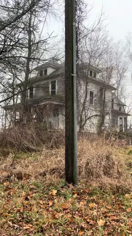 What do you think happened? #fyp #abandoned #viral #urbex 