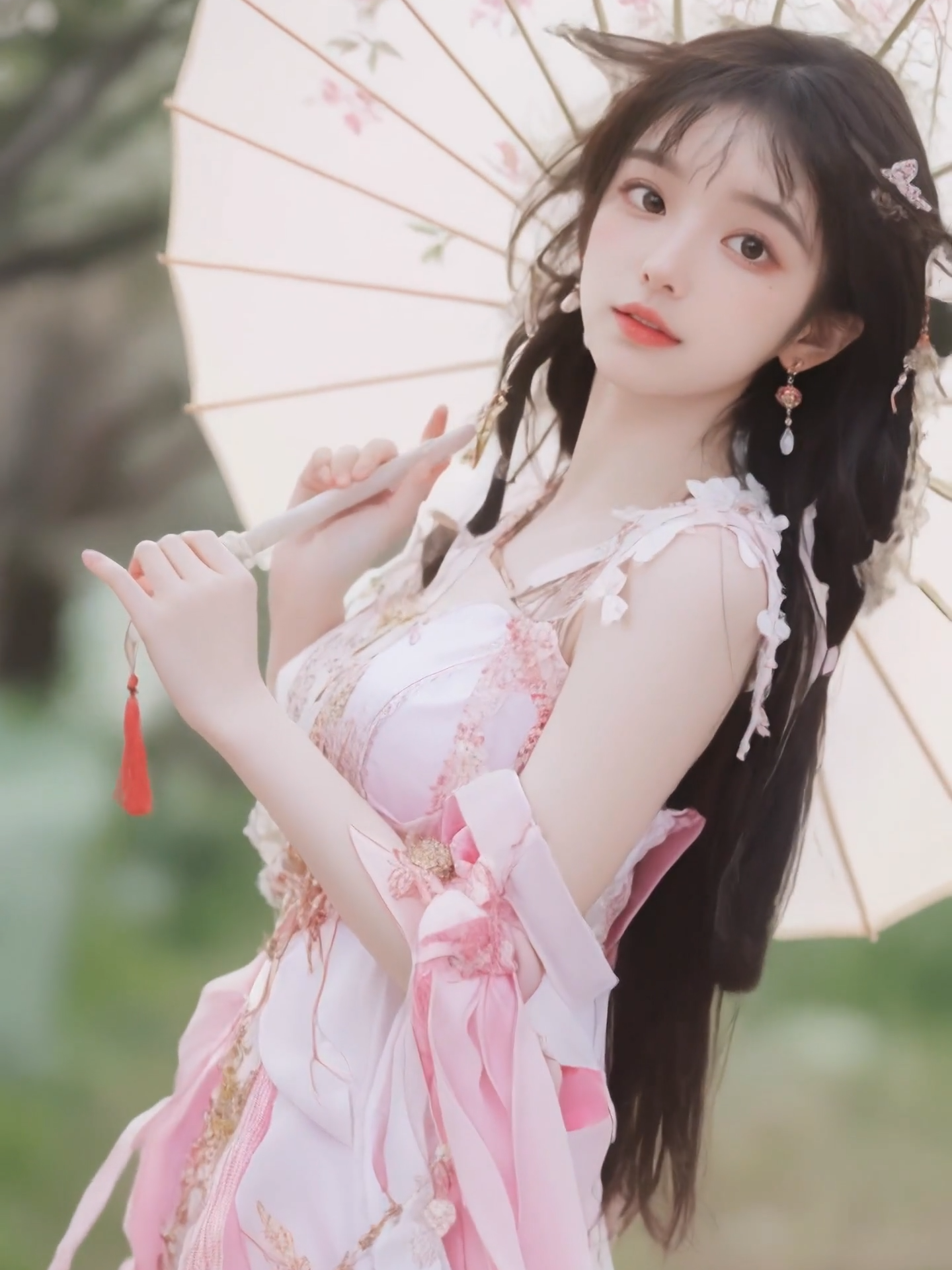 Where did this flower fairy come from? #hanfu