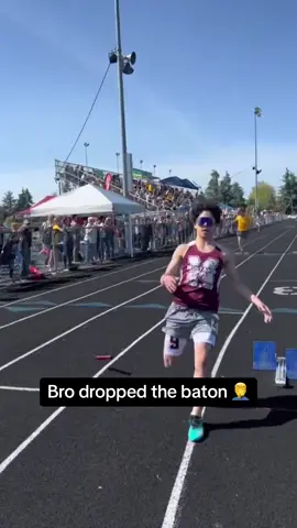 Out of control 😭😤 (Via @theoisbatman ) #highschoolsports #trackandfield #baton #relay #celebration #sports 