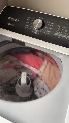 Whirpool helps me. My clothes don’t smell clean. Whirpool 2-1 Agitator is agitating me!  #whirpool #laundry #washing #tide #dreft @whirpoolofficial 