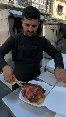 Bu piliç çok lezzetli 🙋‍♂️ Ceylan Piliç / #Adana 📍 #Reklam Önünde kuyruk hiç bitmiyor. Her zaman düzenli olarak yerim enfes lezzet. Tavsiyemdir kesinlikle deneyin derim.  #SokakLezzetleri #NeYesekYaa #Food