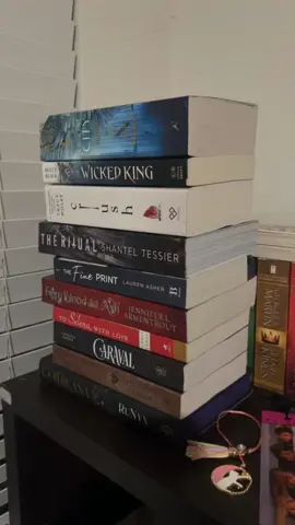 My TBR 😍😍 #cresentcity #wickedking #crush #theritual #thefineprint #frombloodandash #toselenawithlove #caraval #onceuponabrokenheart #gothikana 