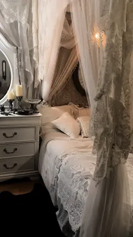 gotta be here when the madked musical genuus shows up sorry #phantomoftheopera #christinedaae #vampireaesthetic #whitegoth #victorian #gothichome 