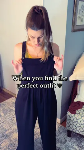 I’m obsessed 🖤 #halara #overalls #MomsofTikTok #momsover30 #style #springsale #tiktokshop 