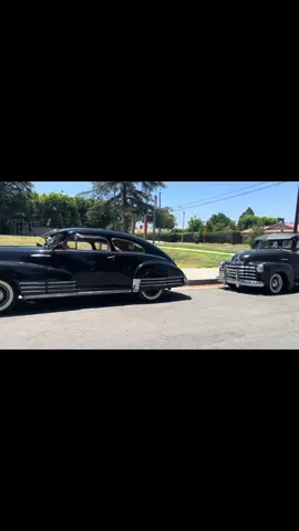 summer is for car shows & cruises w/ the fam ☀️🍺