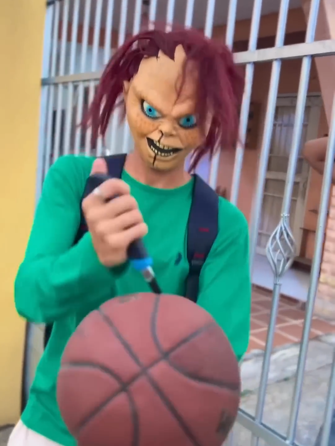 Nunca le dejes tu balón a Chucky