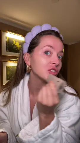 The smoothest, creamiest, glowiest face balm ever 😭🤌🏼 @Anastasia Beverly Hills really did it with this one 👏🏼 #anastasiabeverlyhills #ABHBeautyBalm #ABHSponsored 