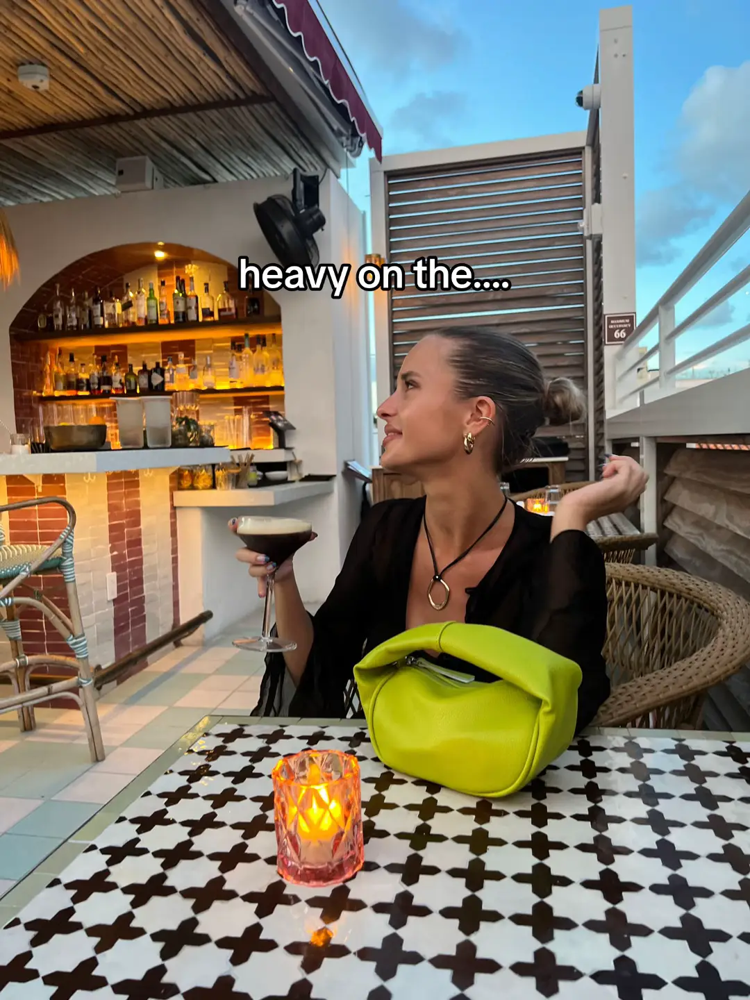#heavyon #happyhour #lovelanguage #happyhours #miamilifestyle #miamidrinks 