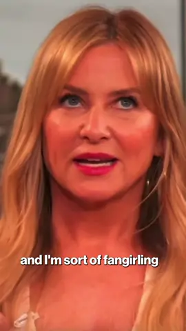 #jessicacapshaw revealed that she was once text buddies with #greysanatomy superfan #taylorswift on the #drewbarrymoreshow . 