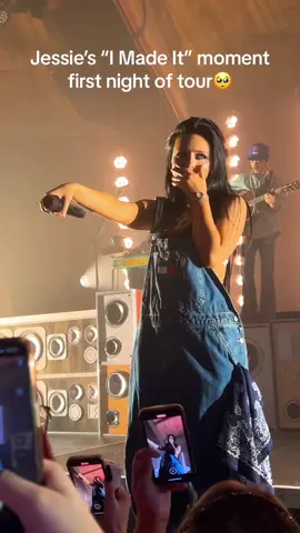 Jessie Murph first night on tour letting her fans take over, we are SO proud of you @J E S S I E  M U R P H , you absolutely NAILED the first night of tour. 🥺🩵 We love you so much and I hope you had so much fun last night. 🧡 #inthestickstour #jessiemurph #toyotaoakdaletheatre #tour #concert #inthesticks #texas #texasjessiemurph #jessiemurphlive #live #Love #nailedit 