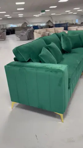 The Royale Madrid Sofa Range  #lovegreen💚 #luxurylifestyle #luxury #trending #velvet #sofaengland #furniturebrosltd #uksofas #unitedkingdom #ireland🇨🇮 