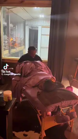 Credit: @Laughter waits He has a very valid question! 🤭😂🤔 #fyp #viral #viralvideo #funny #funnyvideo #giraffes #massage #massagetherapy #laughterwaits #sharon_elliott77 