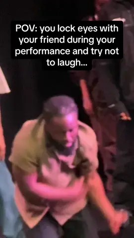HOW DIDN’T HE LAUGH?? 😂😂😂 #Pubity (@Vimz)