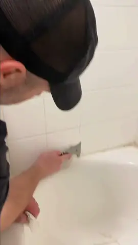 This bathroom refresh is one I would recommend to everyone and we would do it again in a heartbeat 🙌🏻 Have a tub or tile that you don’t like the color? Or it just looks gross! Honestly I thought we would have to rip it all out and watch this video and share with a friend who would like to see! Check out my blog later today for more details and photos of the process! If only this took 30 seconds! BEST tips are on the blog but I wanted to share these : PREP is KEY, have a second bathroom and well ventilated area ... if not head to a hotel 😉 #neutralhomedecor #currentdesignsituation #studiomcgee #rustoleum #modernfarmhousestyle #ltkhome #interior123 #bhghome #homedecor #farmhouseinspired #farmhousedecor #farmhouseinspo #fixerupper #fixerupperstyle #farmhousestyle #diyproject #bathroomdesign #bathroomremodel #diyprojects #modernfarmhouse #targetstyle #diyhomedecor