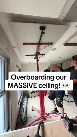 Kitchen/Living/Dining space update! We’ve been absolutely DREADING this task and it’s safw to say we are so glad it’s over now! 😅 Remember to use the code ELLIEAPRILBOX if you want 60% OFF HelloFresh!!  #fyp #reno #renovation #homereno #plasterboard #plasterboarding #ceiling #artex #plasterboardlifter #renovationproject #renolife #renocouple 