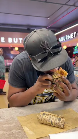 Shwarma eating contest at @starwoodsuperspar - Lee finished first in under 3 minutes #dalaucrew #starwoodsuperspar 