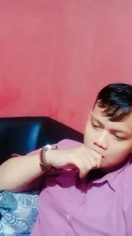 sekarang aku tidak akan memaksamu lagi aku sadar diri.....