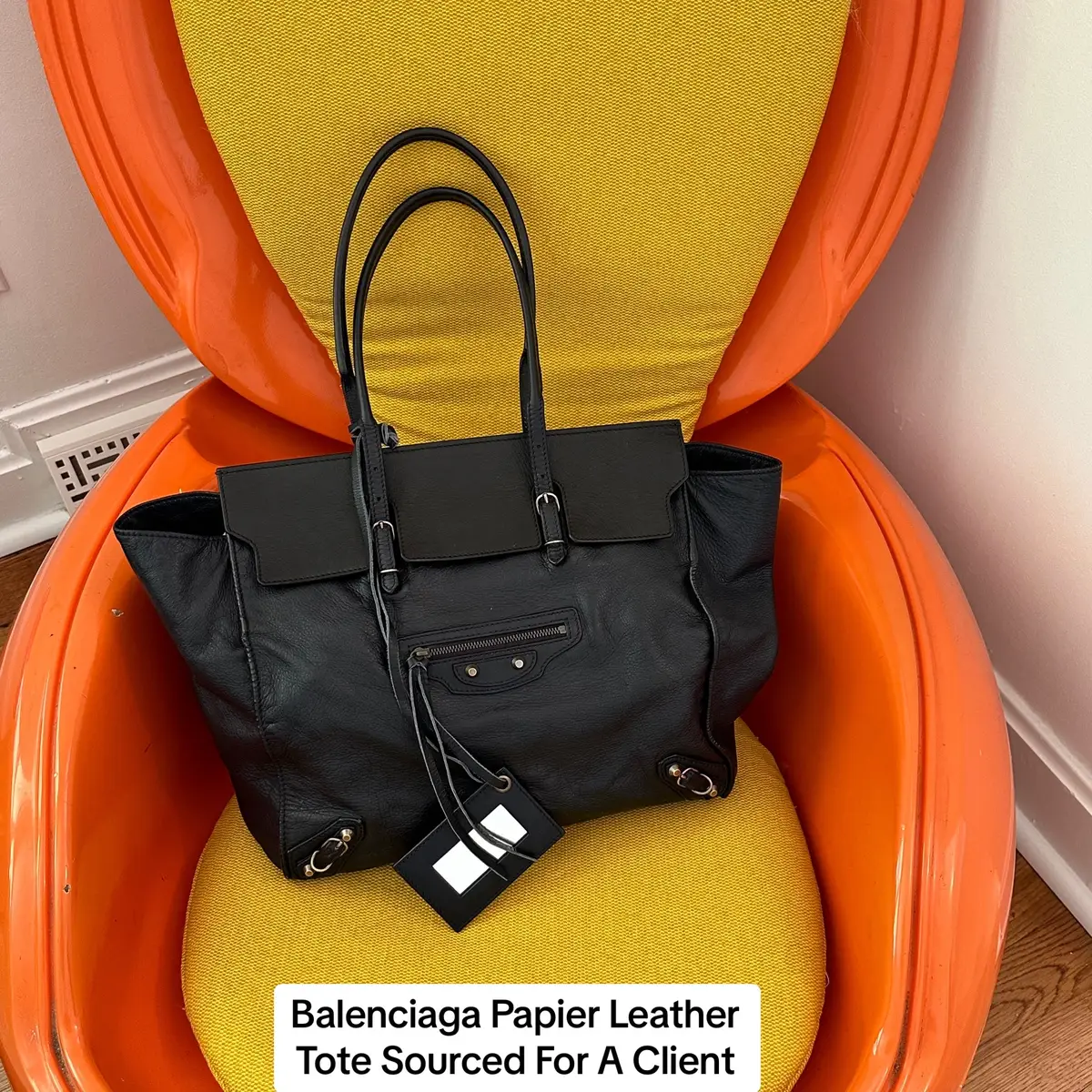 Sourced for a client 🫶🏻 #balenciagabag #balenciagacitybag #vintagebalenciaga #sourcing #vintagedesigner #kittenheels #designerheels #chanelheels #vintageheels #vintagechanel 