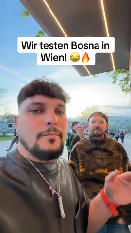 Wie schmeckt das Essen in Österreich?  #streetfood #döner #kebap #bosna #fy #fyp #fürdichseiteviral #foryoupageofficiall #wien 