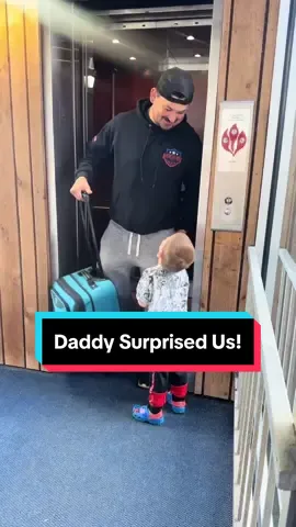 Daddy came and surprised us at the beach!!!  #surprise #dadsoftiktok #daddy #sonanddad #toddler #daddysbaby #dadsboy #fatherson #bestbuds 
