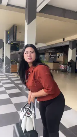 Mau dibungkus apa ngebungkus???