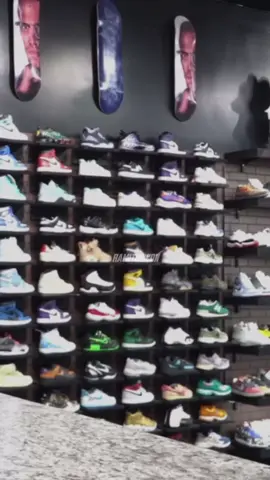 Trolling Customers with „FAKE SHOES“ 😂💀👟 | Part.2 #fy #fyp #foryoupagе #sneakers #viraltiktok #ramitheiconprank #trolling #trending #jordan4 