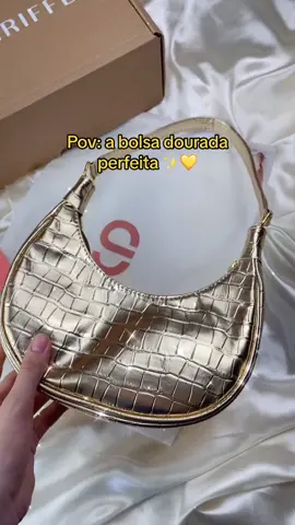 Bolsa Serena dourada ✨💛 #lojadebolsas #fashionbags #bolsabaguete #itbag #bags #bolsadourada 