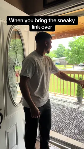 This is how sneaky links get down in san antonio #fyp #sanantonio #xyzbca #fypシ #funny #skits #texas #sneakylink #mexican #funnyvideos #comedy 