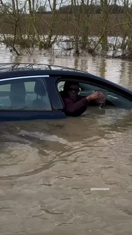 Couple Rescue Driving Instructor as Fire Brigade Stand By…😳🤦🏻‍♂️ #Flooding #FYP #Rescue #FloodedFord #Essex #drivinginstructor #cars #unbelievable #cars #FordCrossing #RiverCrossing #BENGREGERS #DEEPwater #documentary (Youtube: BENGREGERS)