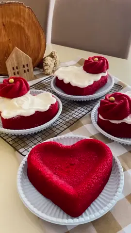Bolo red velvet tem o seu charme ❤ Por: @mimosdofornooficial  👉 3289 - FORMA BALLERINE CORAÇÃO M 18CM X 17CM X 4,5CM (ALUMÍNIO) hoje á partir R$ 31,00 Confira no site da Caparroz, e nas melhores lojas de confeitaria de todo o Brasil. 😉 www.caparrozformas.com.br #bolo #bolos #confeitaria #formas #receita #confeiteirafeliz #caparrozformas #caparroz #formascaparroz #capalovers #afeto #cozinhaafetiva #amor #confeitariaepanificação#pascoa #confeitariaartesanal #confeiteiros #boloperfeito #confeiteirosdobrasil #diadosnamorados #diadasmaes 