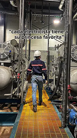 Mi pequeña electricista❤️👷🏻‍♀️👷🏻‍♂️❤️@Iam_Sol #miprincesa👑 #electricista #industrial #electrician #automatizacion #viralvideo #electricistaindustrial #amor #Love #parejasgoals #noviazgo #viral 
